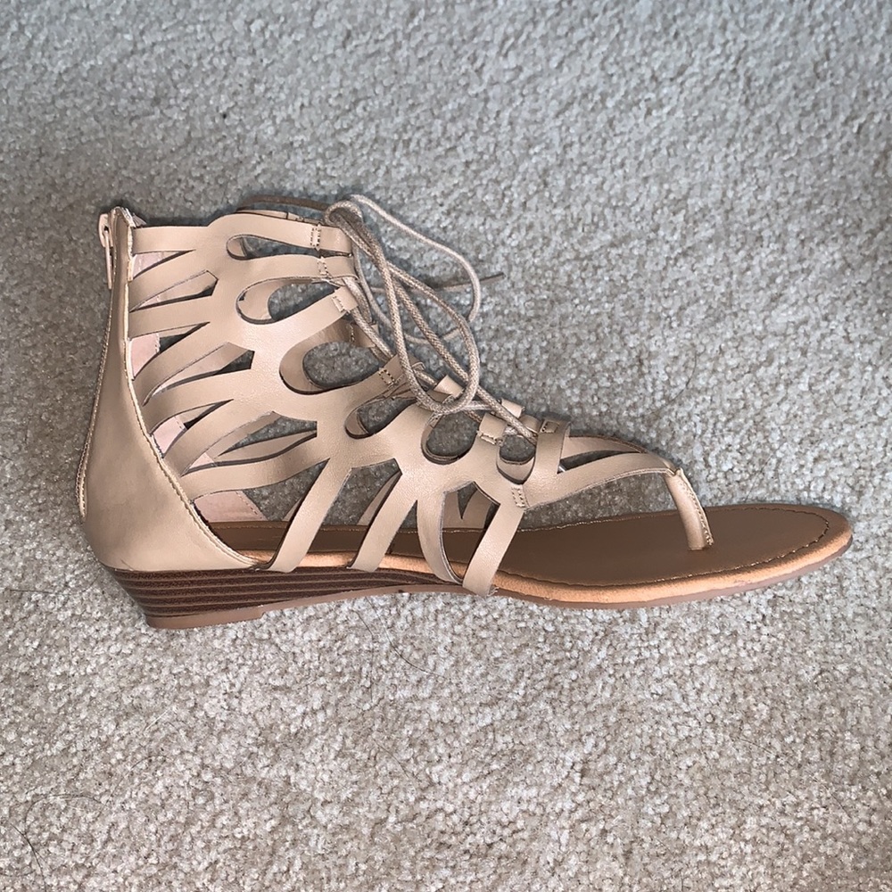 Dream Pairs Sandals - Picture 4 of 5